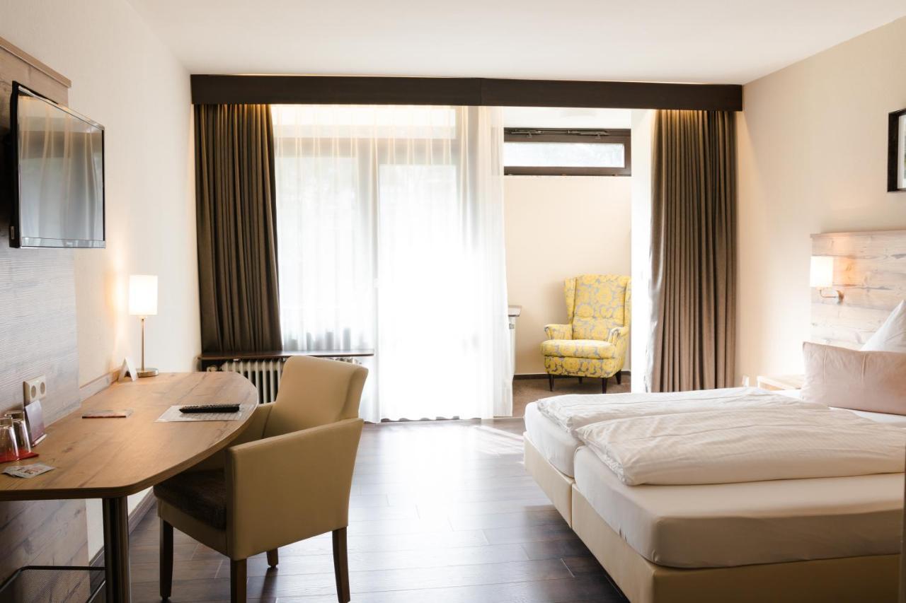 Hotel Luisenpark Bad Bergzabern Bagian luar foto