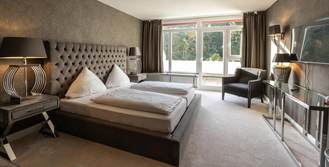 Hotel Luisenpark Bad Bergzabern Bagian luar foto
