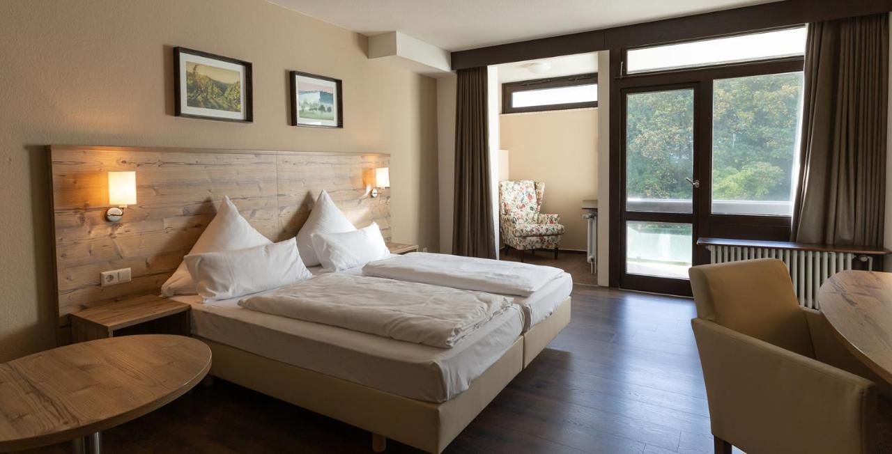 Hotel Luisenpark Bad Bergzabern Bagian luar foto