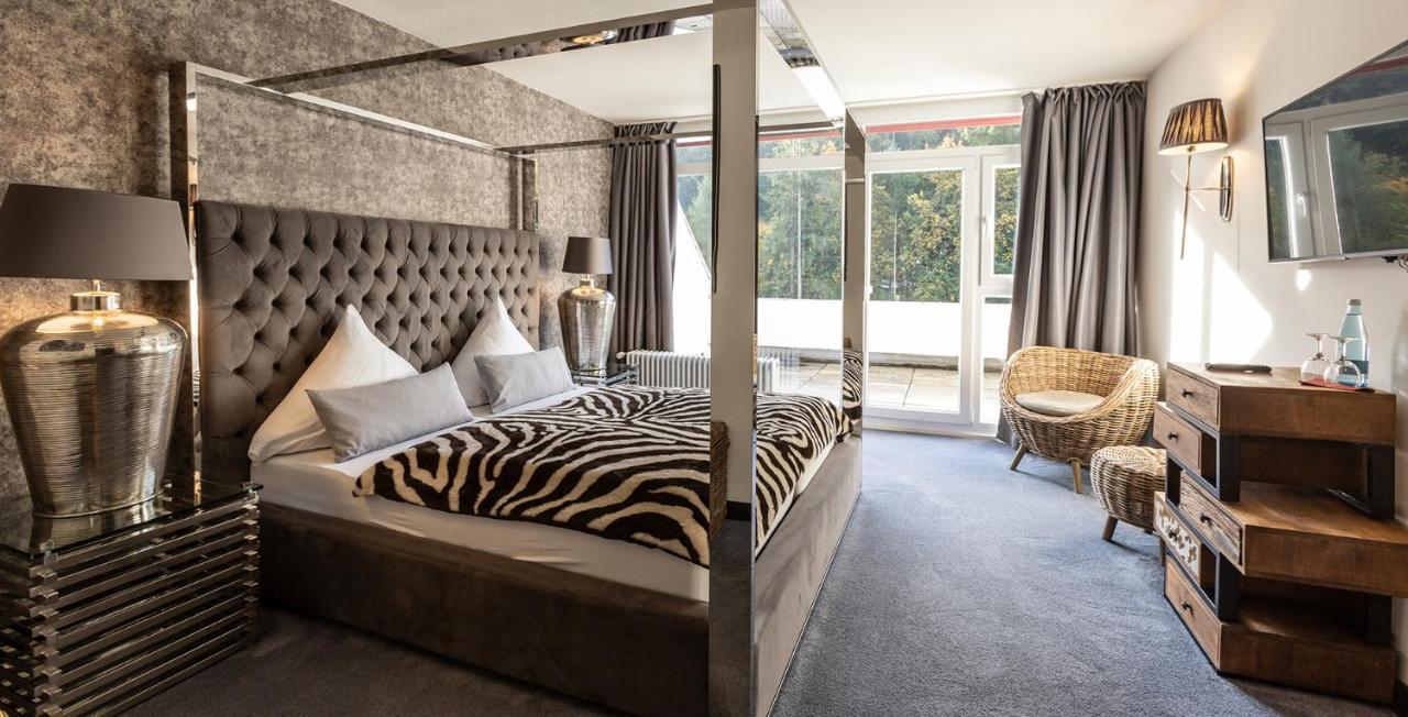 Hotel Luisenpark Bad Bergzabern Bagian luar foto