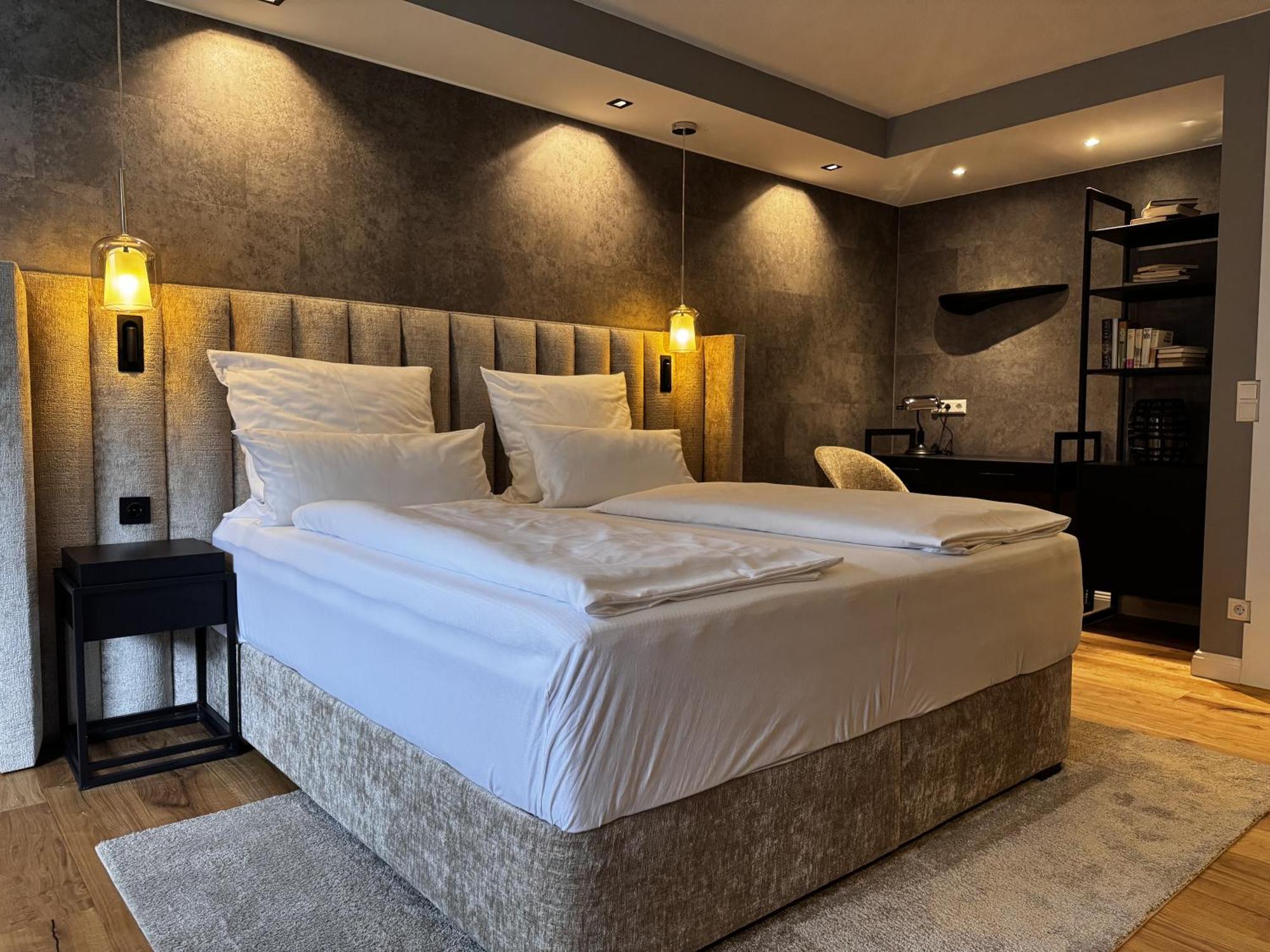 Hotel Luisenpark Bad Bergzabern Bagian luar foto