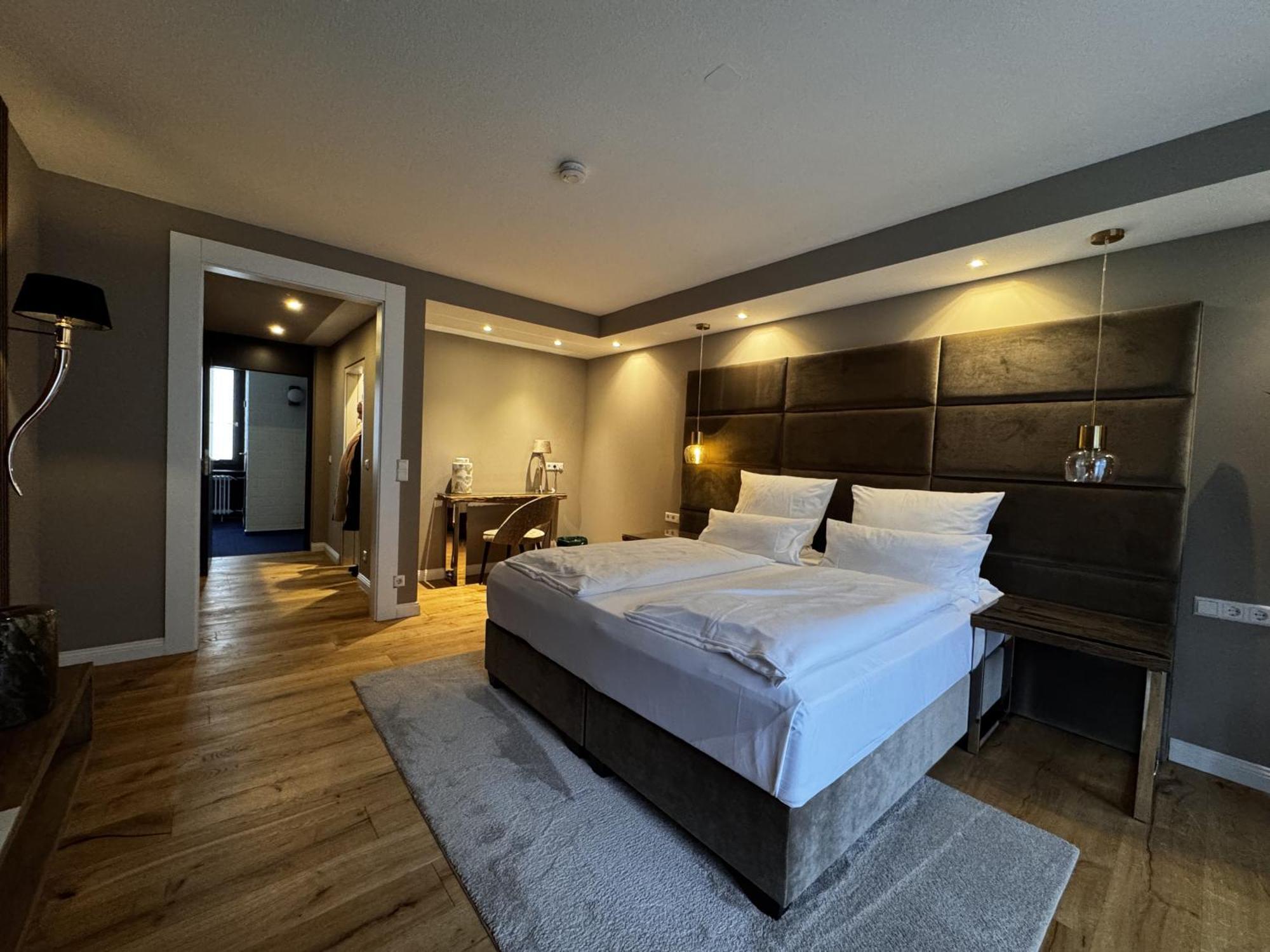 Hotel Luisenpark Bad Bergzabern Bagian luar foto